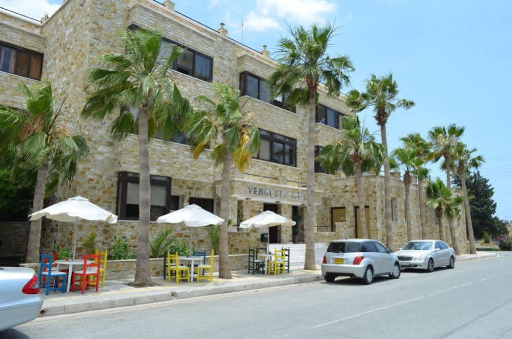Hotel Vergi Oroklini Buitenkant foto